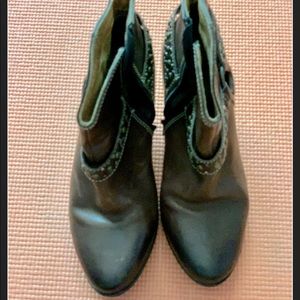 Sofft brown leather booties